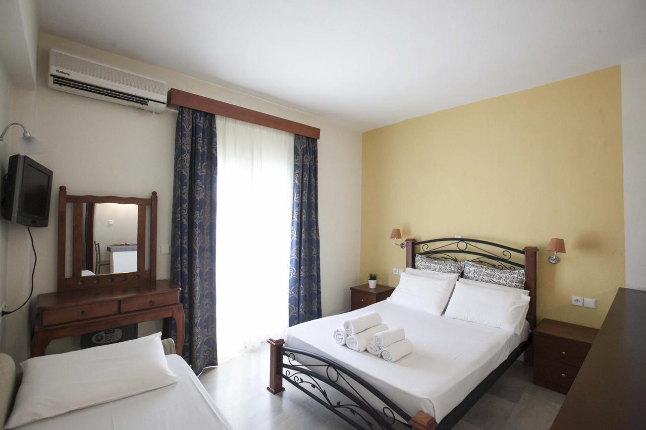 Golden Sun Village Pefkochori Exterior photo